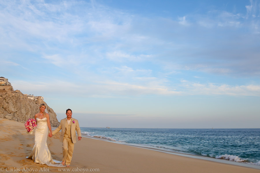 Luxury destination wedding in Cabo San Lucas Mexico at vacation rental Villa Grande