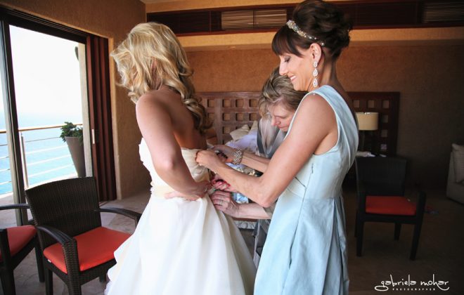 Destination Weddings in Los Cabos Mexico The bride prepares