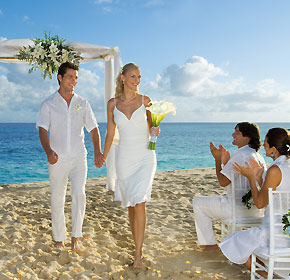 Why Plan a Destination Wedding in Cabo San Lucas Mexico?